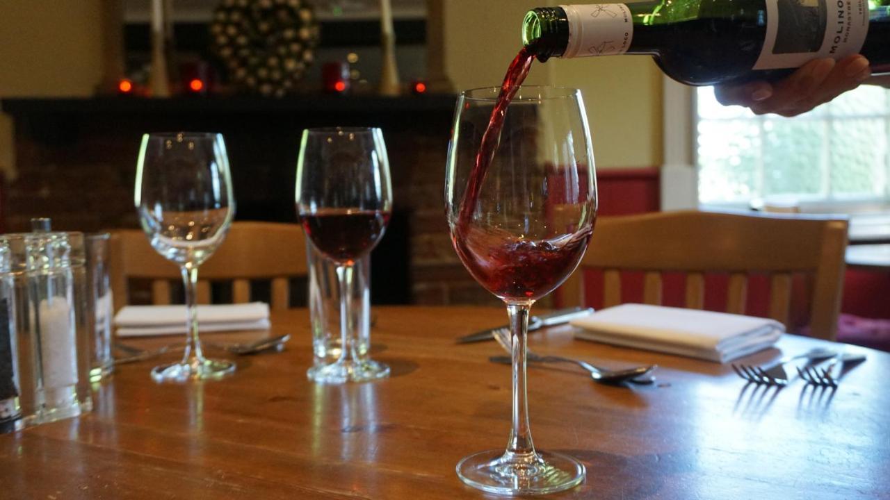公牛酒店 鲁特姆 外观 照片